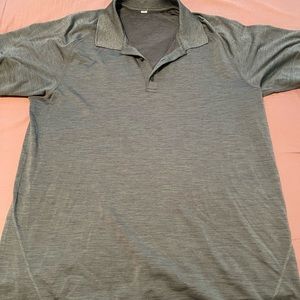 Lululemon Athletic Shirt size Large, barley worn